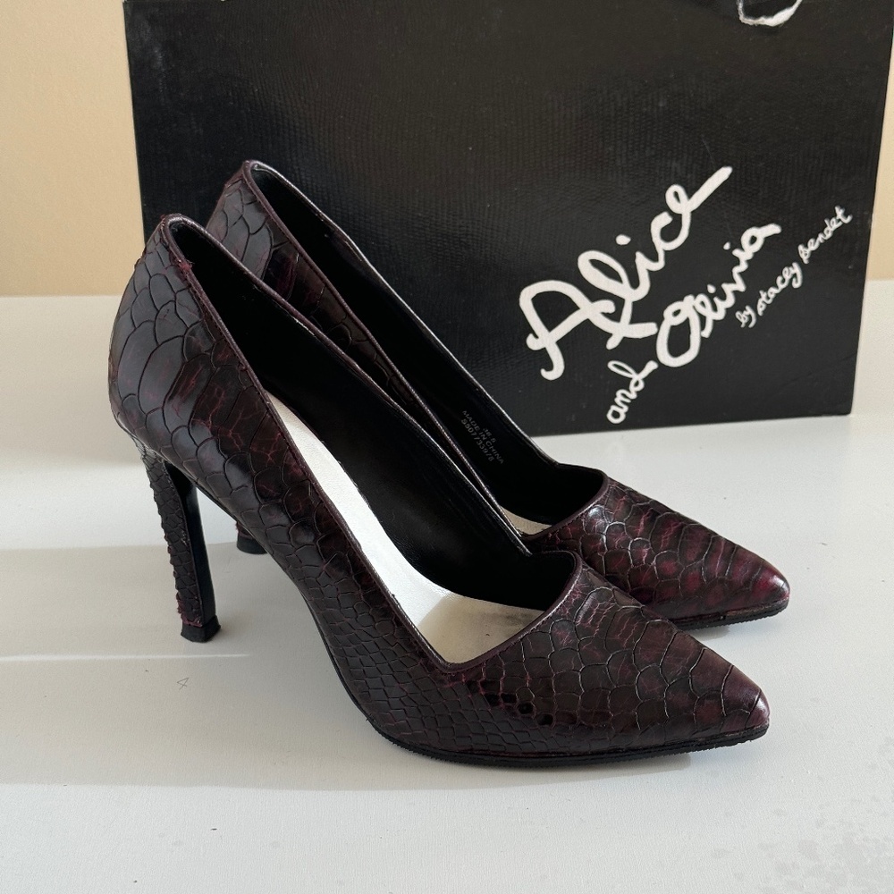 Alice + Olivia Dina Snake-Embossed Leather Point Toe Pumps - Size 36.5(us 6.5)